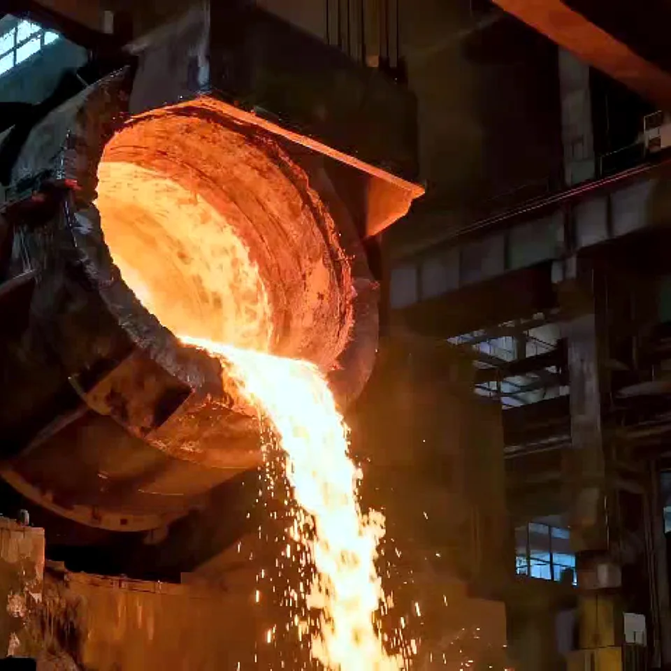 Metal líquido durante o processo de fundição